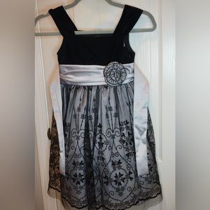 Velvet black dress for kids.